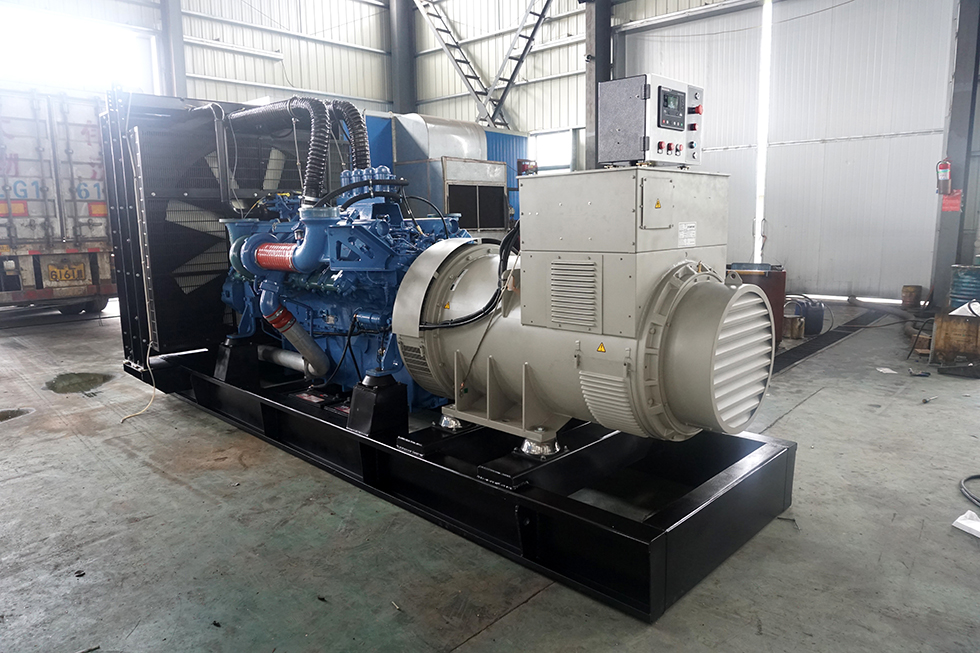 8V1600G10F進口奔馳300KW柴油發電機組報價