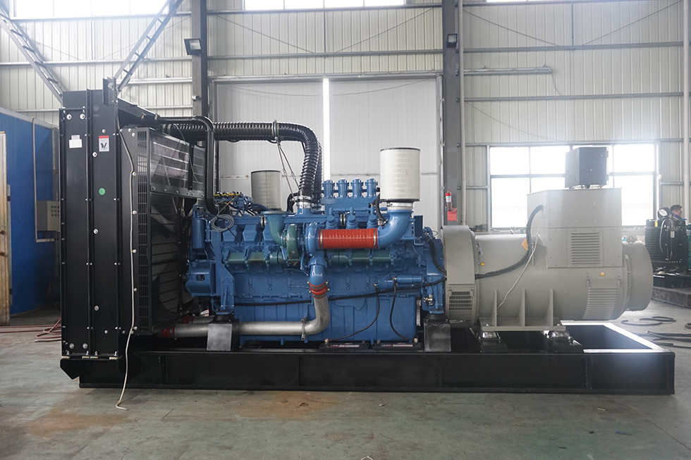 8V1600G10F進口奔馳300KW柴油發電機組報價